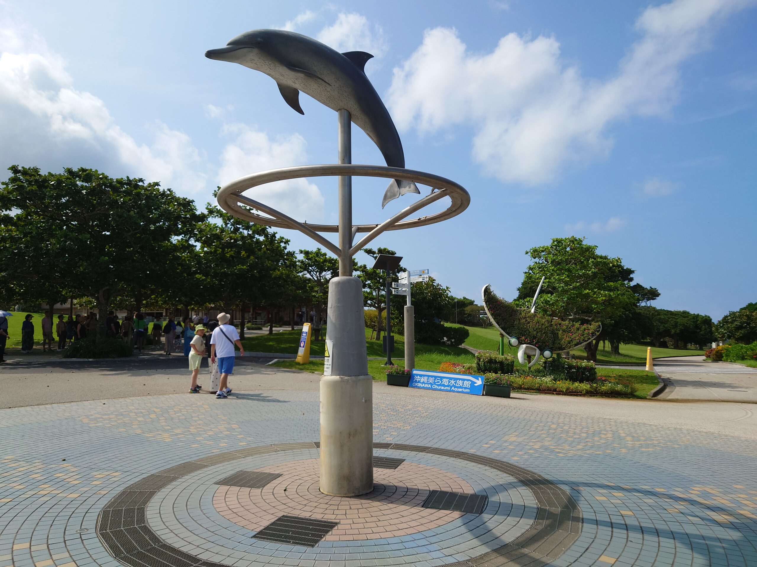 美ら海水族館のモニュメント